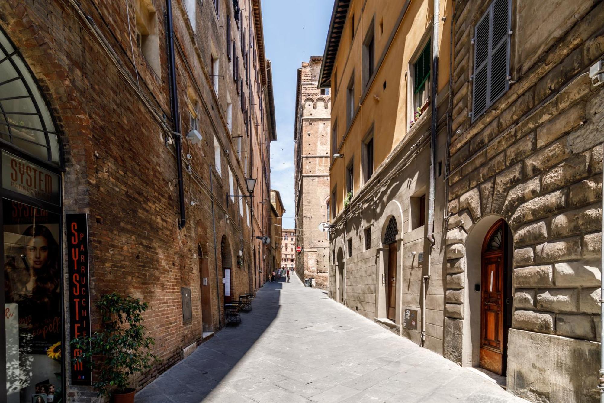 Charme Centro Storico Apartment Siena Exterior photo