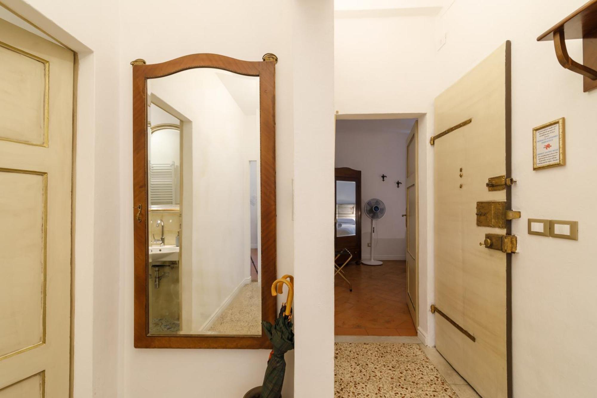 Charme Centro Storico Apartment Siena Exterior photo