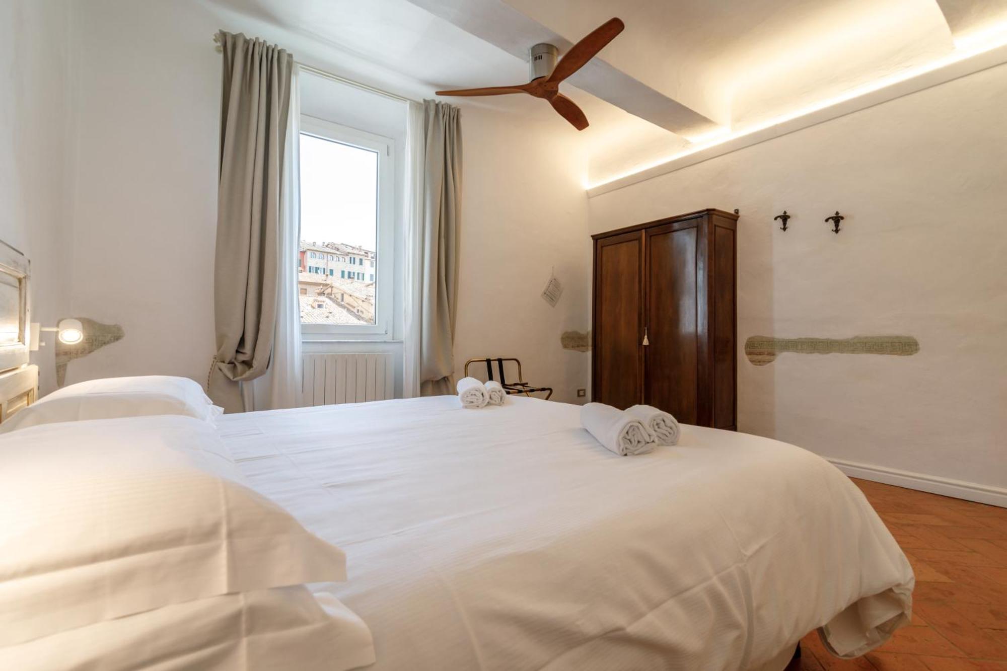 Charme Centro Storico Apartment Siena Exterior photo